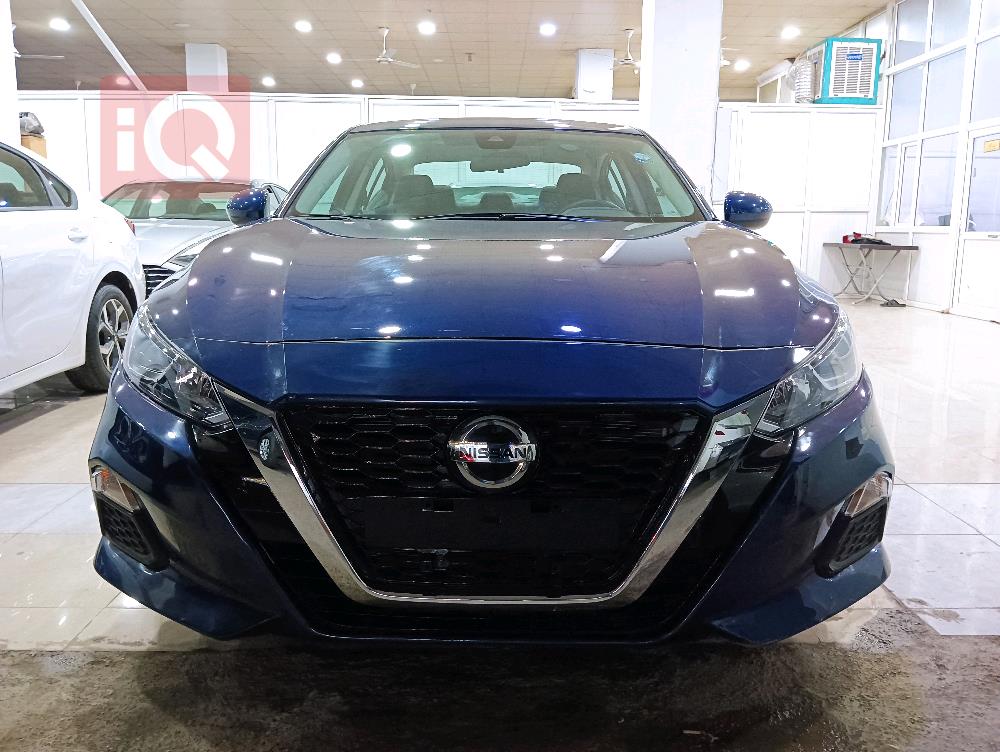 نيسان ألتيما